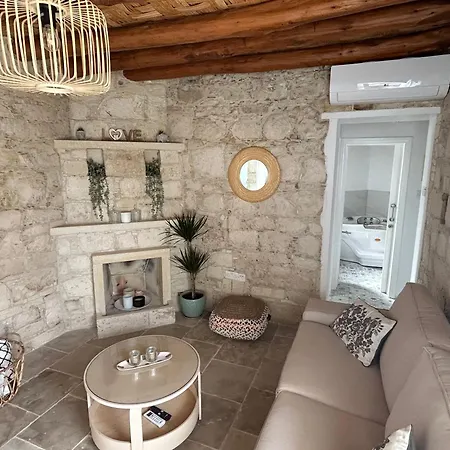 Little Stone House Apartment