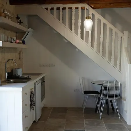 Little Stone House Apartment *