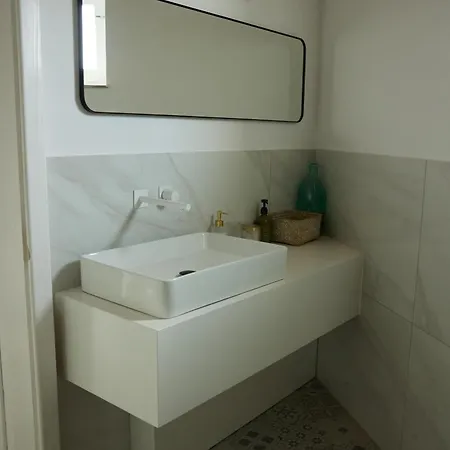 Little Stone House Apartment